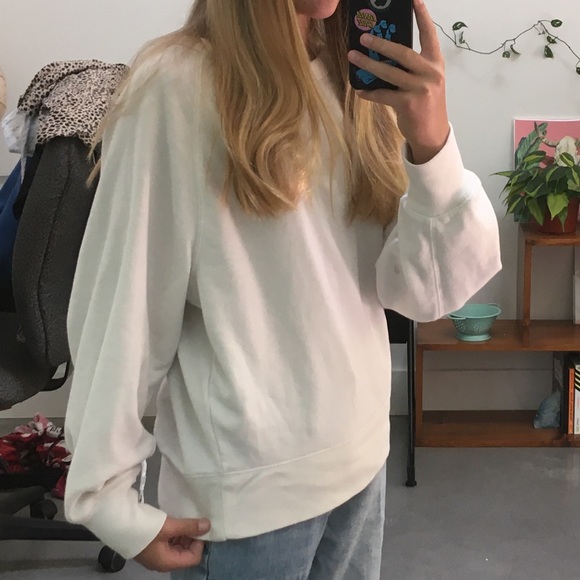 Gap white oversized crewneck sweatshirt nwot! - Picture 2 of 4